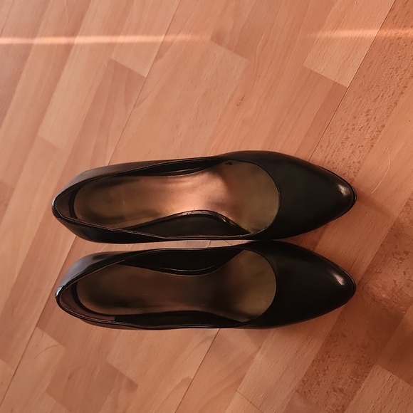 Nine West Platform Pump - Picture 6 of 8